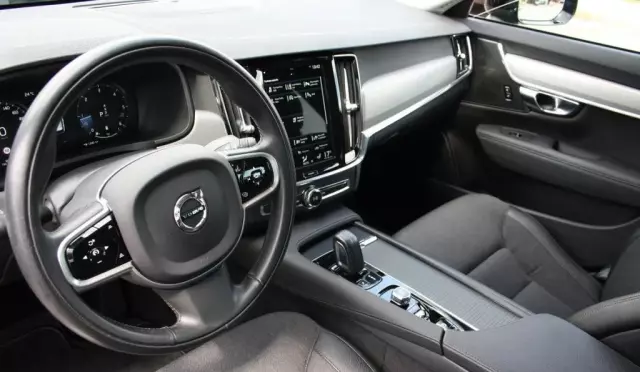 VOLVO V90 Cross Country 