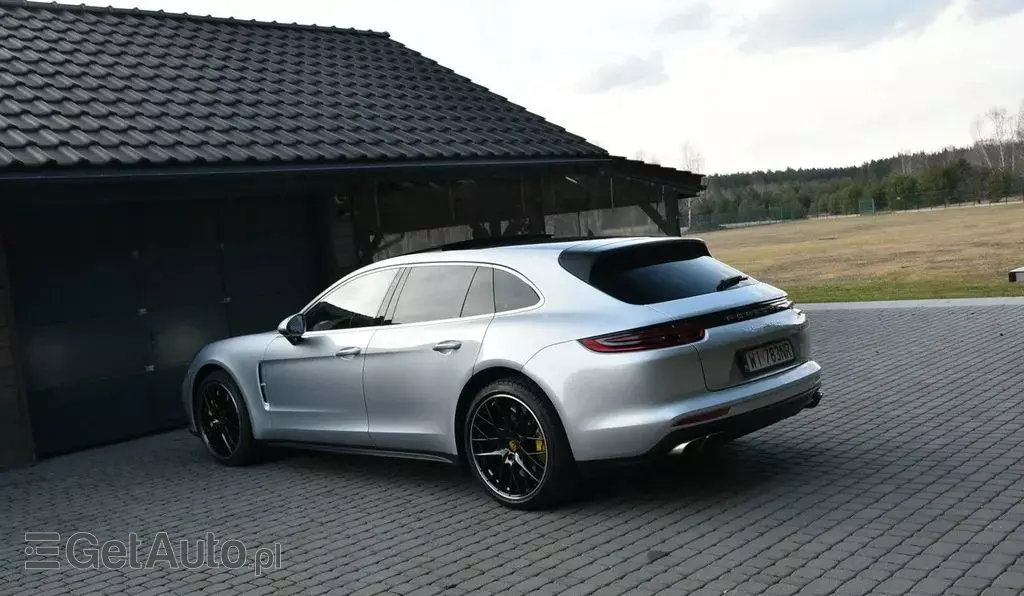 PORSCHE Panamera 