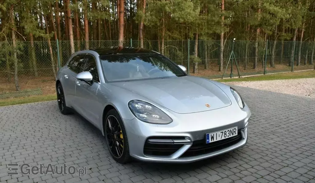 PORSCHE Panamera 