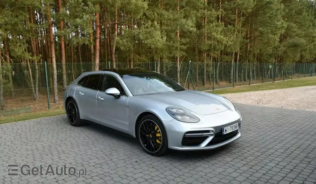 PORSCHE Panamera 