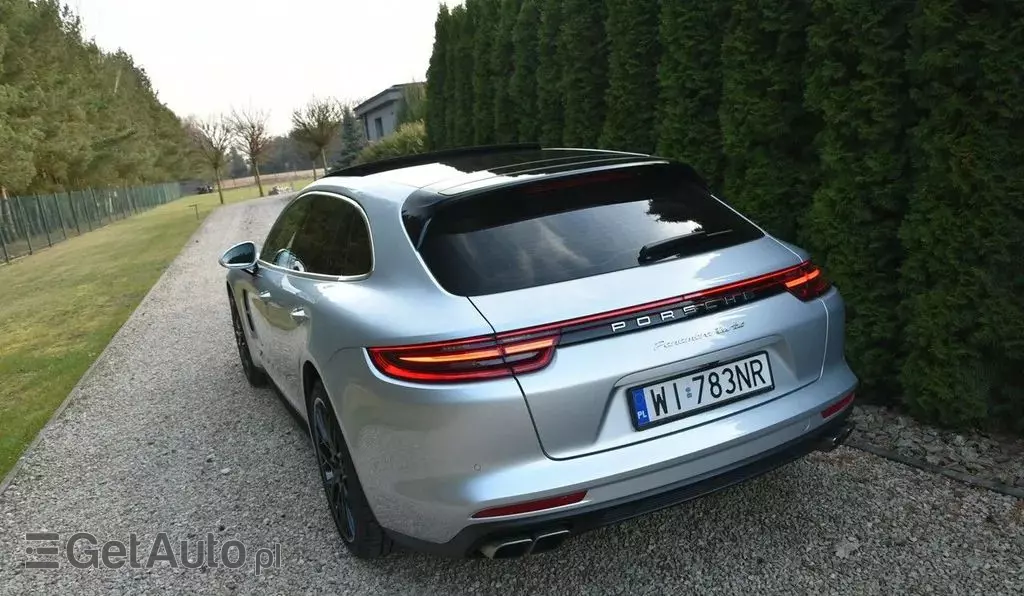 PORSCHE Panamera 