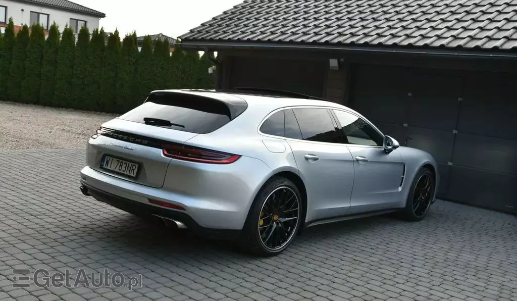 PORSCHE Panamera 