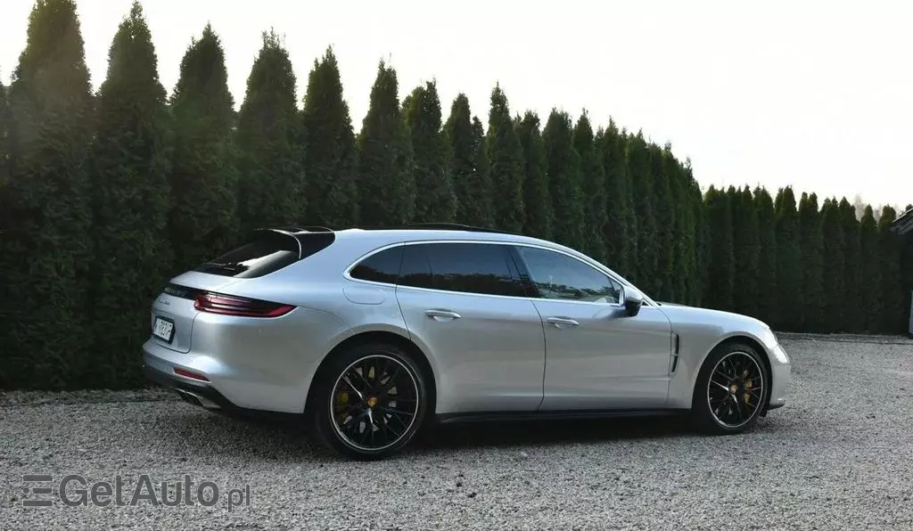 PORSCHE Panamera 