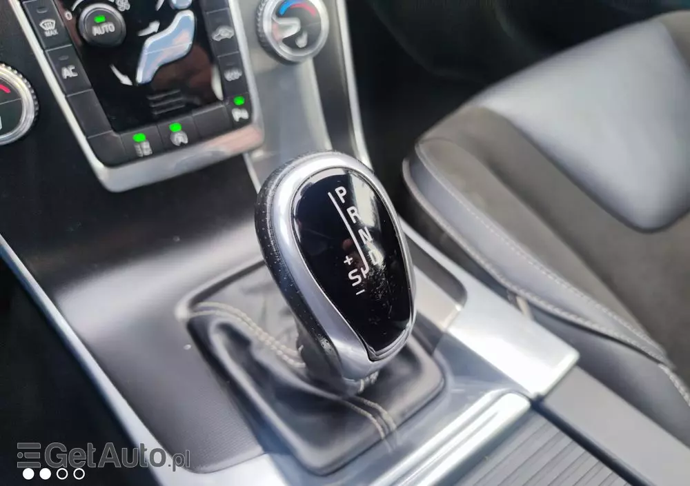 VOLVO S60 D4 Drive-E R-Design Momentum