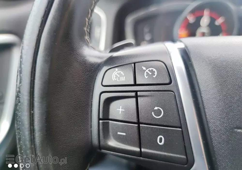 VOLVO S60 D4 Drive-E R-Design Momentum