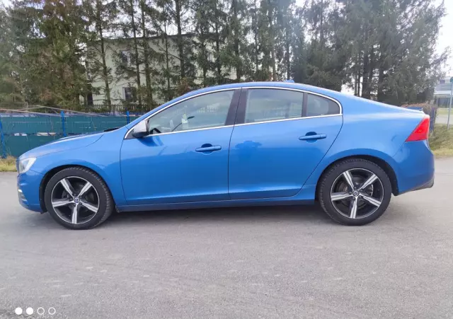 VOLVO S60 D4 Drive-E R-Design Momentum