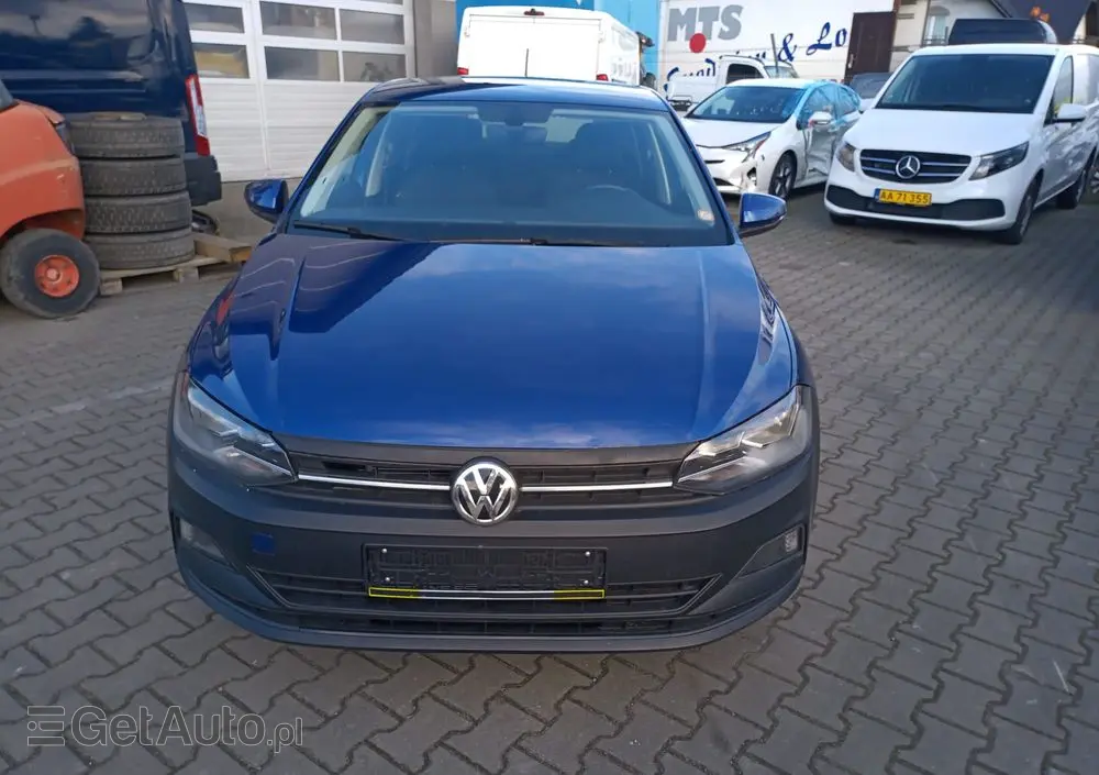 VOLKSWAGEN Polo 