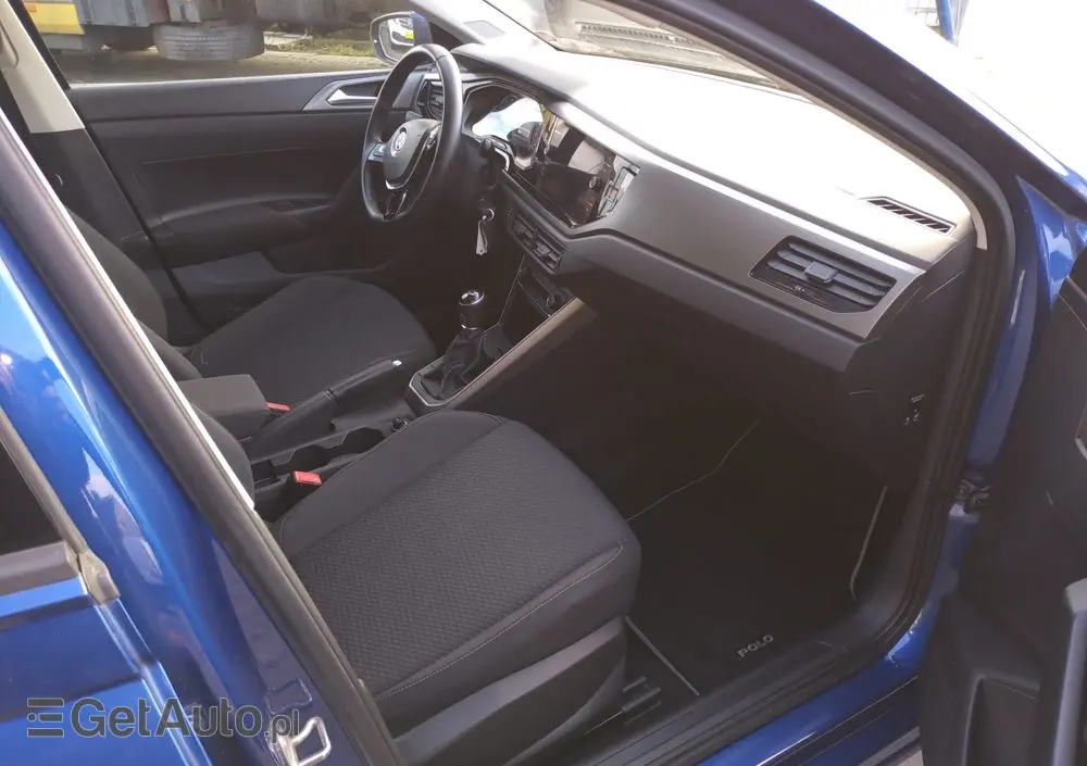 VOLKSWAGEN Polo 