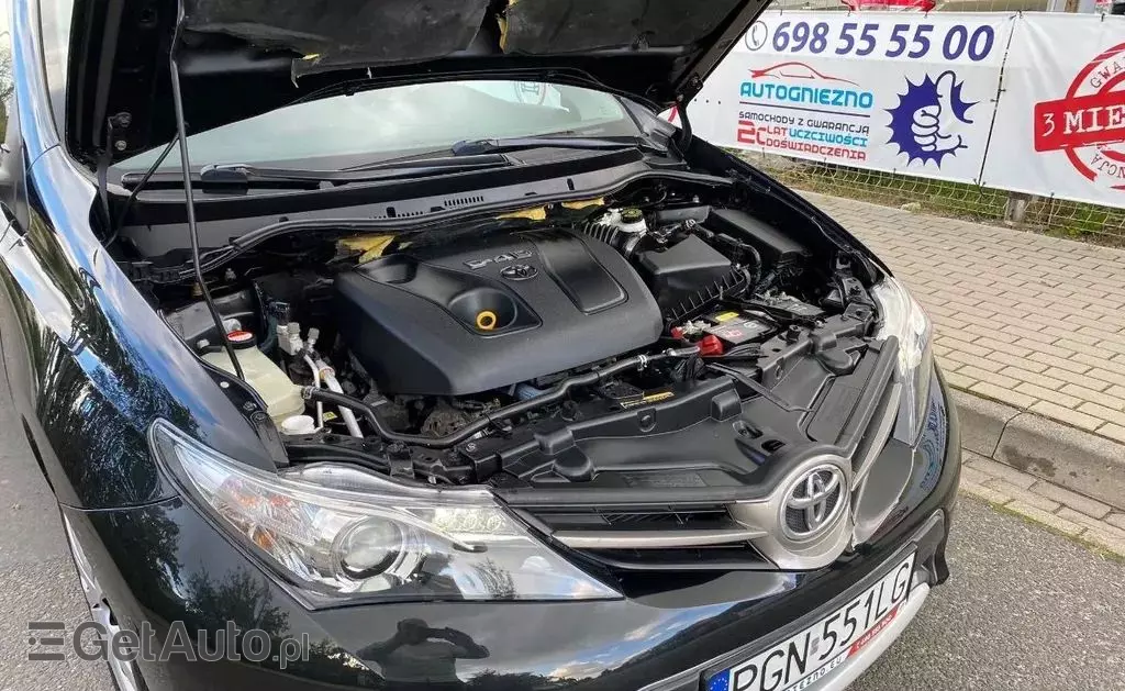 TOYOTA Auris 