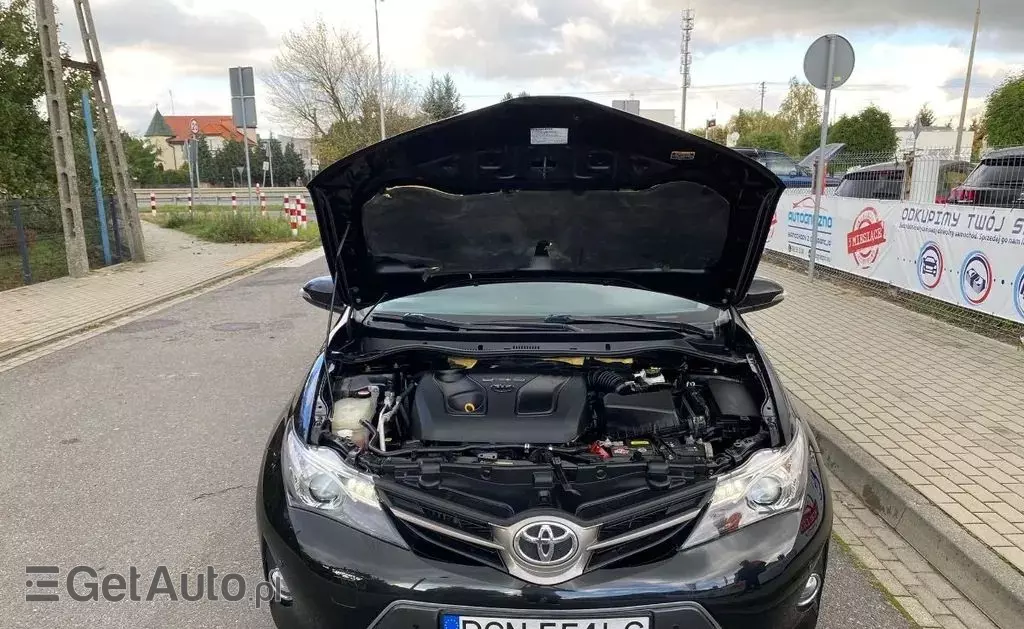 TOYOTA Auris 
