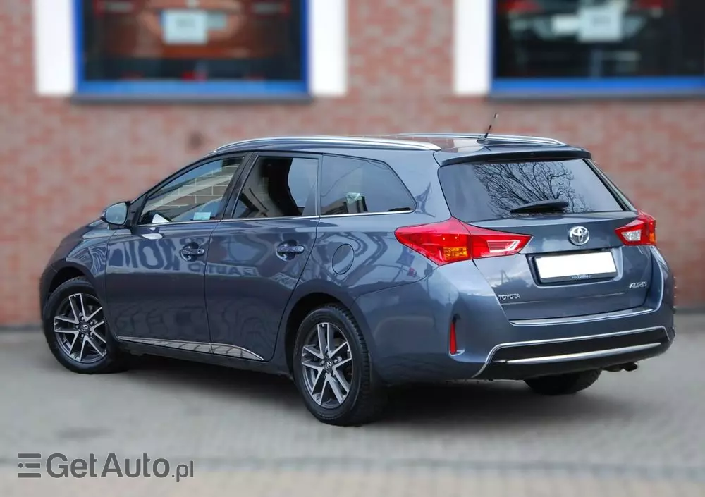TOYOTA Auris 1.6 Premium