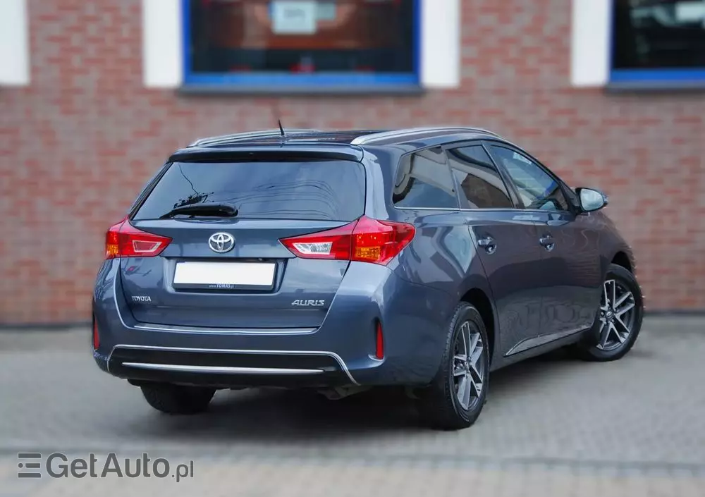 TOYOTA Auris 1.6 Premium