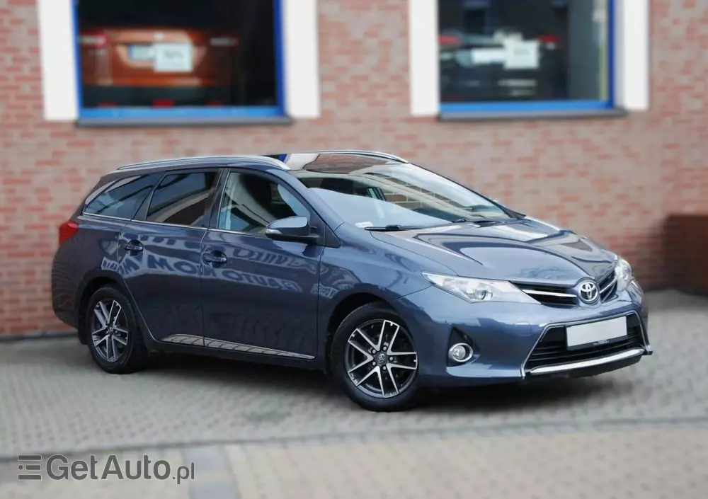 TOYOTA Auris 1.6 Premium