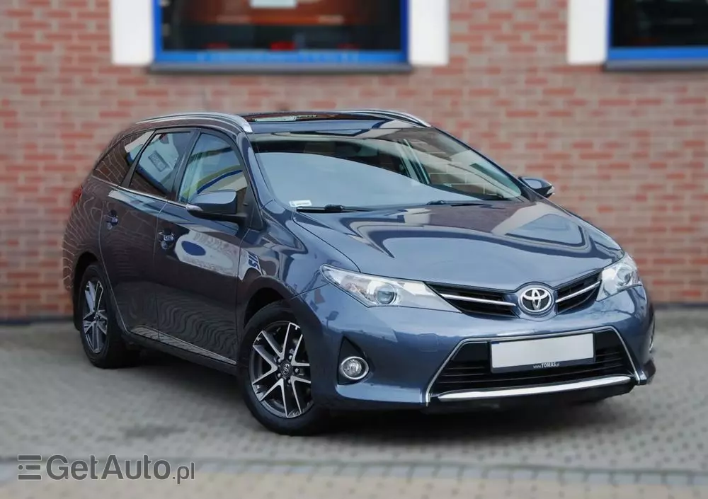 TOYOTA Auris 1.6 Premium