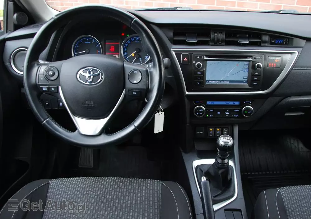 TOYOTA Auris 1.6 Premium