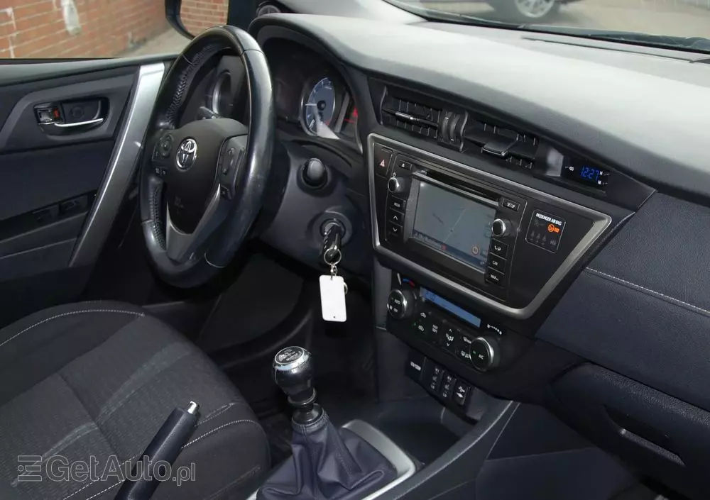 TOYOTA Auris 1.6 Premium