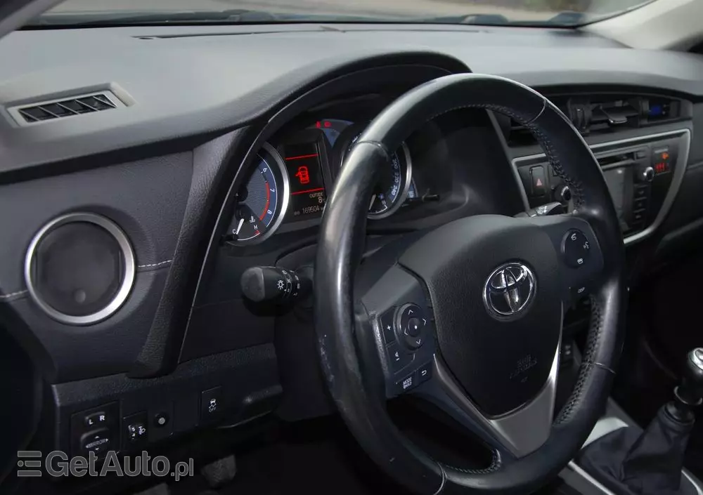 TOYOTA Auris 1.6 Premium