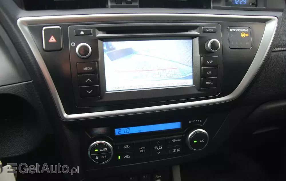 TOYOTA Auris 1.6 Premium