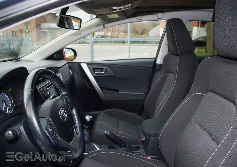 TOYOTA Auris 1.6 Premium