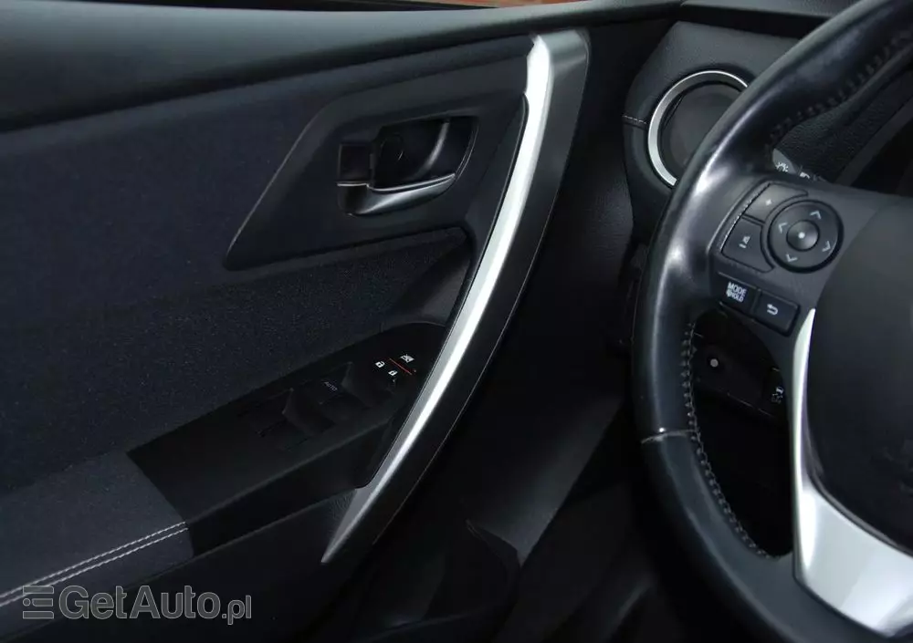 TOYOTA Auris 1.6 Premium