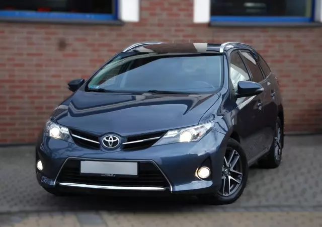 TOYOTA Auris 1.6 Premium