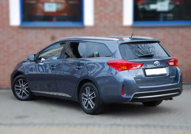 TOYOTA Auris 1.6 Premium