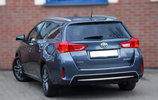 TOYOTA Auris 1.6 Premium