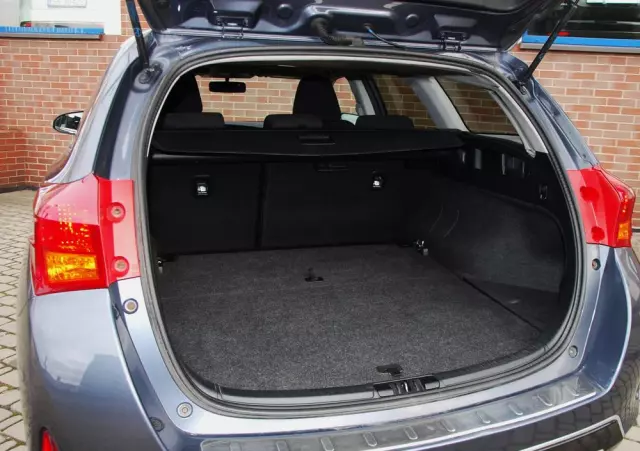 TOYOTA Auris 1.6 Premium