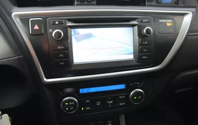 TOYOTA Auris 1.6 Premium