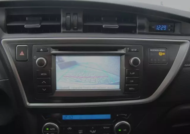 TOYOTA Auris 1.6 Premium