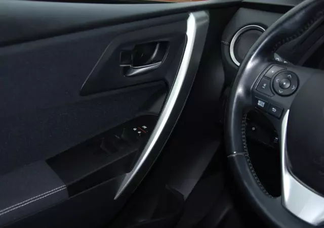 TOYOTA Auris 1.6 Premium