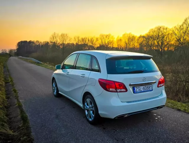 MERCEDES-BENZ Klasa B 250 4-Matic