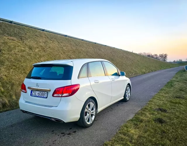 MERCEDES-BENZ Klasa B 250 4-Matic