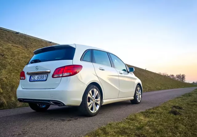 MERCEDES-BENZ Klasa B 250 4-Matic