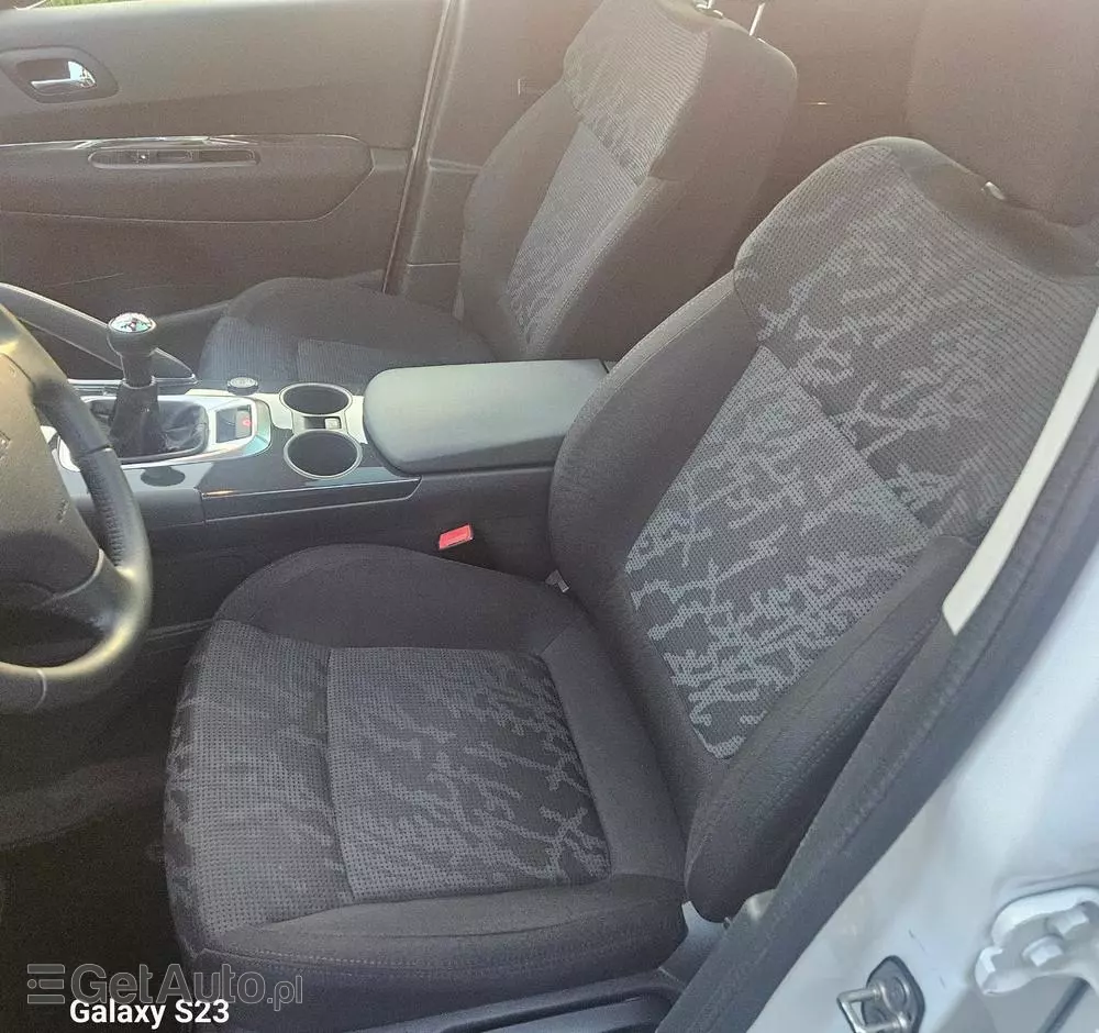 PEUGEOT 3008 120 VTi Premium