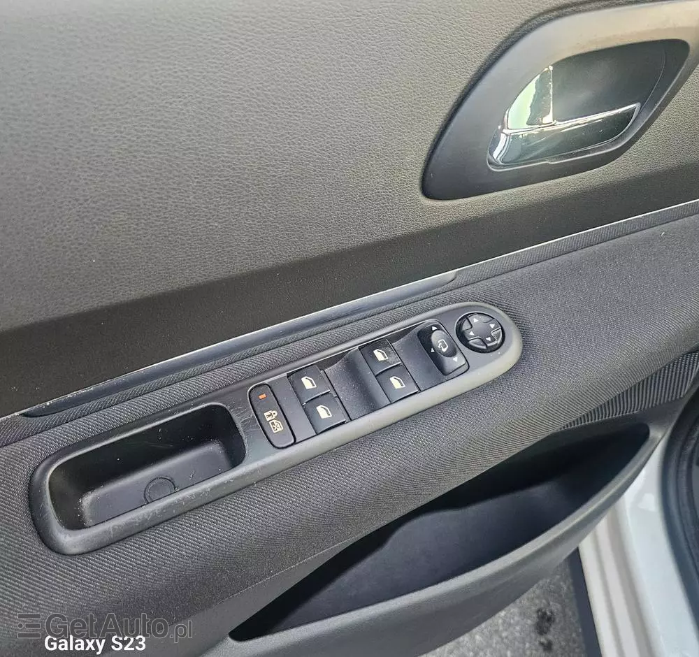 PEUGEOT 3008 120 VTi Premium