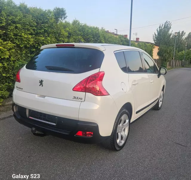 PEUGEOT 3008 120 VTi Premium