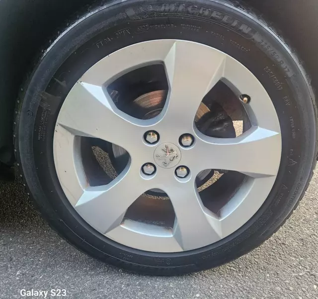 PEUGEOT 3008 120 VTi Premium