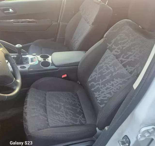 PEUGEOT 3008 120 VTi Premium