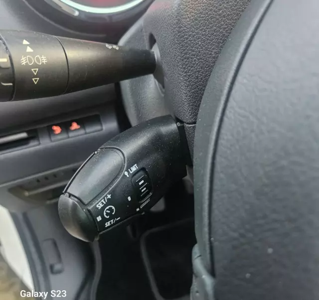 PEUGEOT 3008 120 VTi Premium