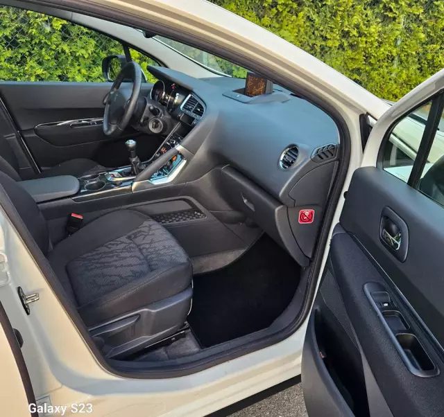 PEUGEOT 3008 120 VTi Premium