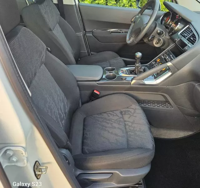 PEUGEOT 3008 120 VTi Premium