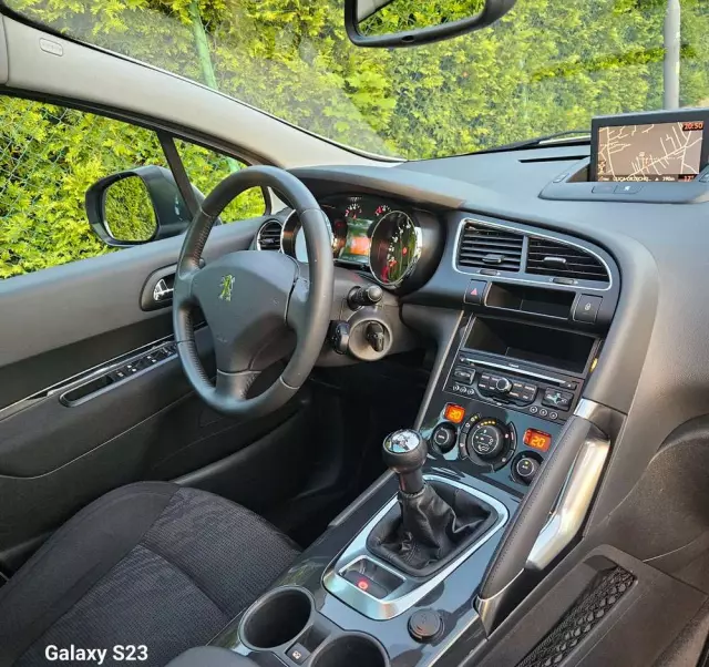 PEUGEOT 3008 120 VTi Premium