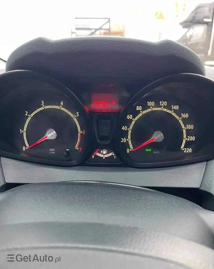 FORD Fiesta 1.25 Champions Edition
