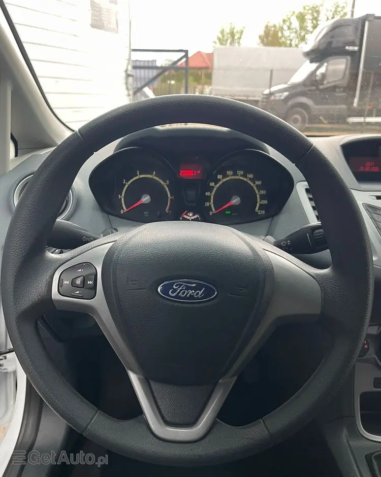 FORD Fiesta 1.25 Champions Edition
