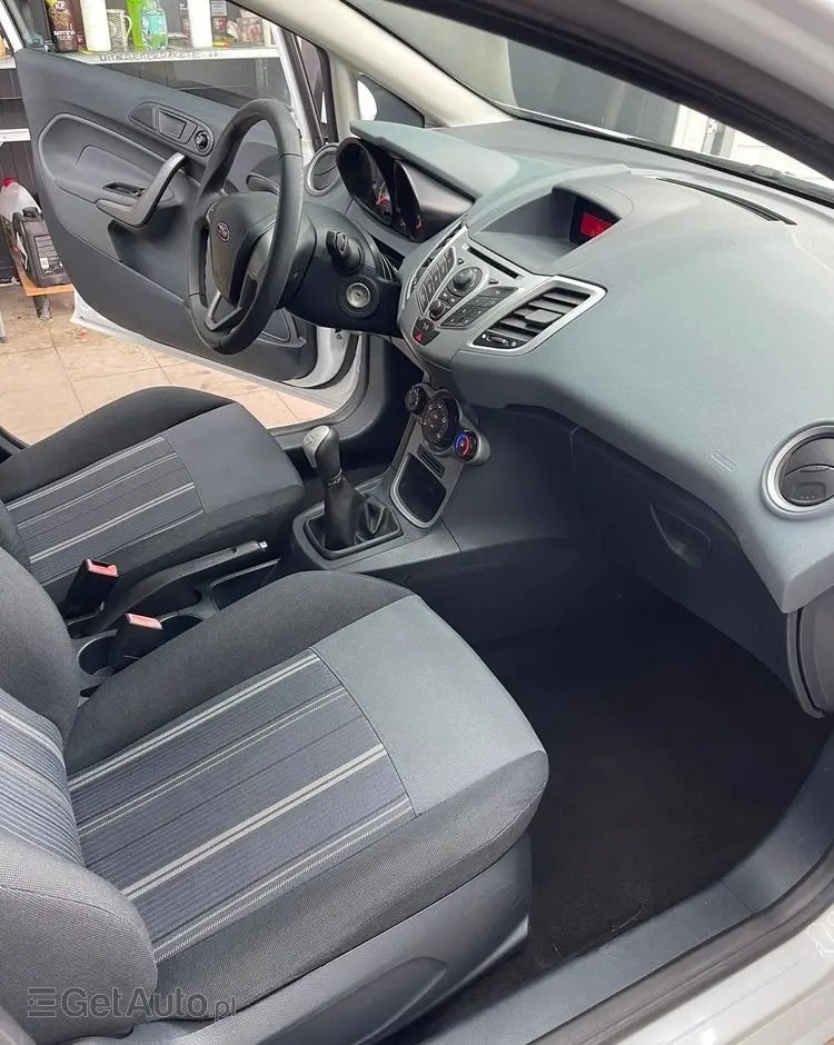 FORD Fiesta 1.25 Champions Edition