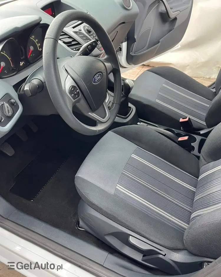 FORD Fiesta 1.25 Champions Edition