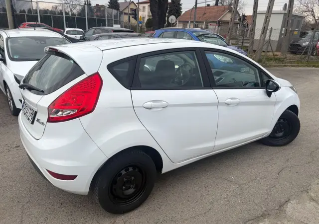 FORD Fiesta 1.25 Champions Edition