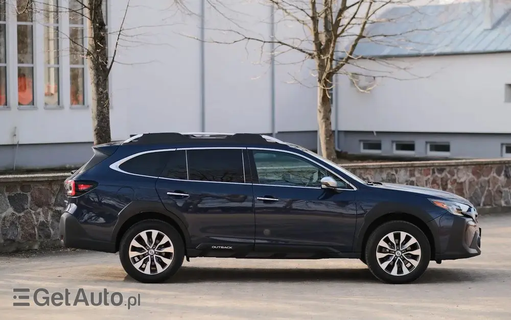 SUBARU Outback 