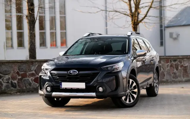SUBARU Outback 